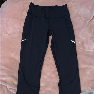 Navy blue lululemon crop leggings size 6